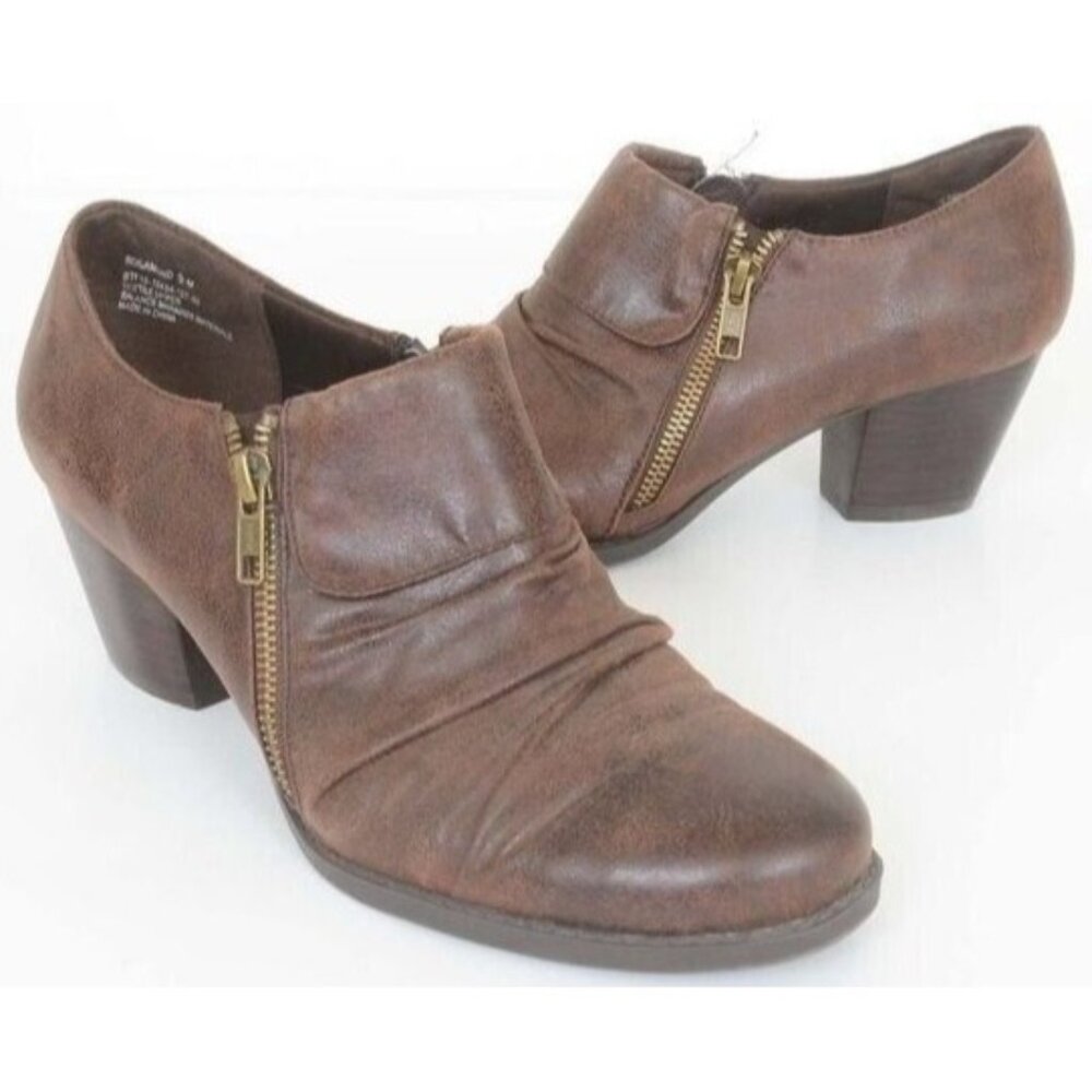 BareTraps Women's 9 Rosamund Ruched Ankle Bootie Western Festival Minimalist